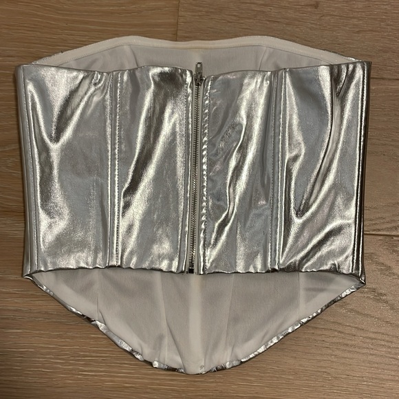 Edikted Silver Metallic Corset - Picture 3 of 5